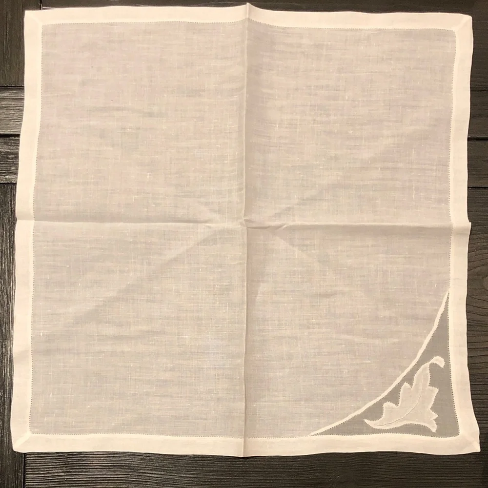White Linen with Corner Embroidery (4)